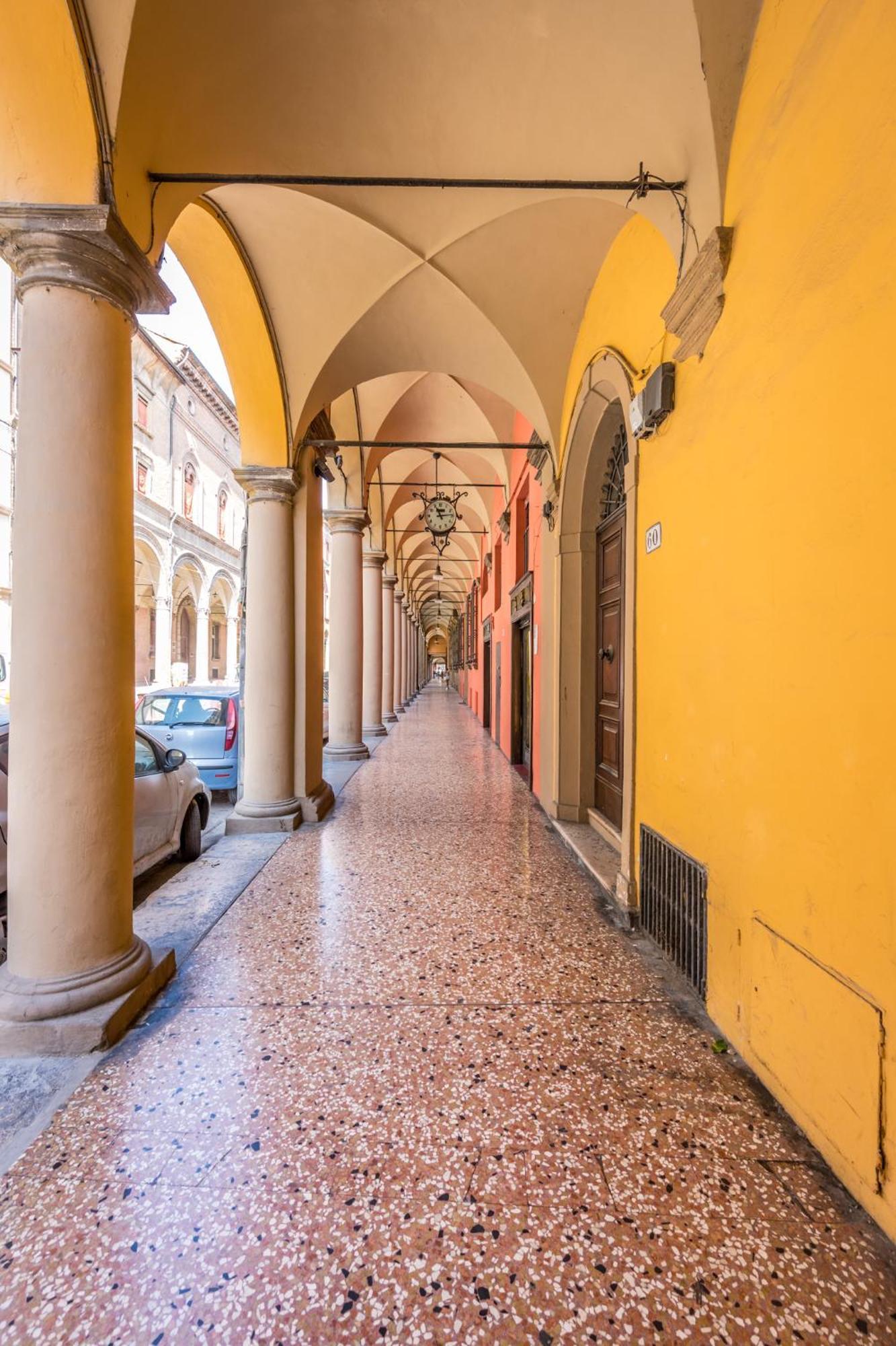 Ab Plus - Via Santo Stefano 62 Bologna Buitenkant foto